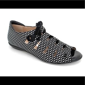 BeautiFeel Edyta Lace-Up Black Polka-Dot